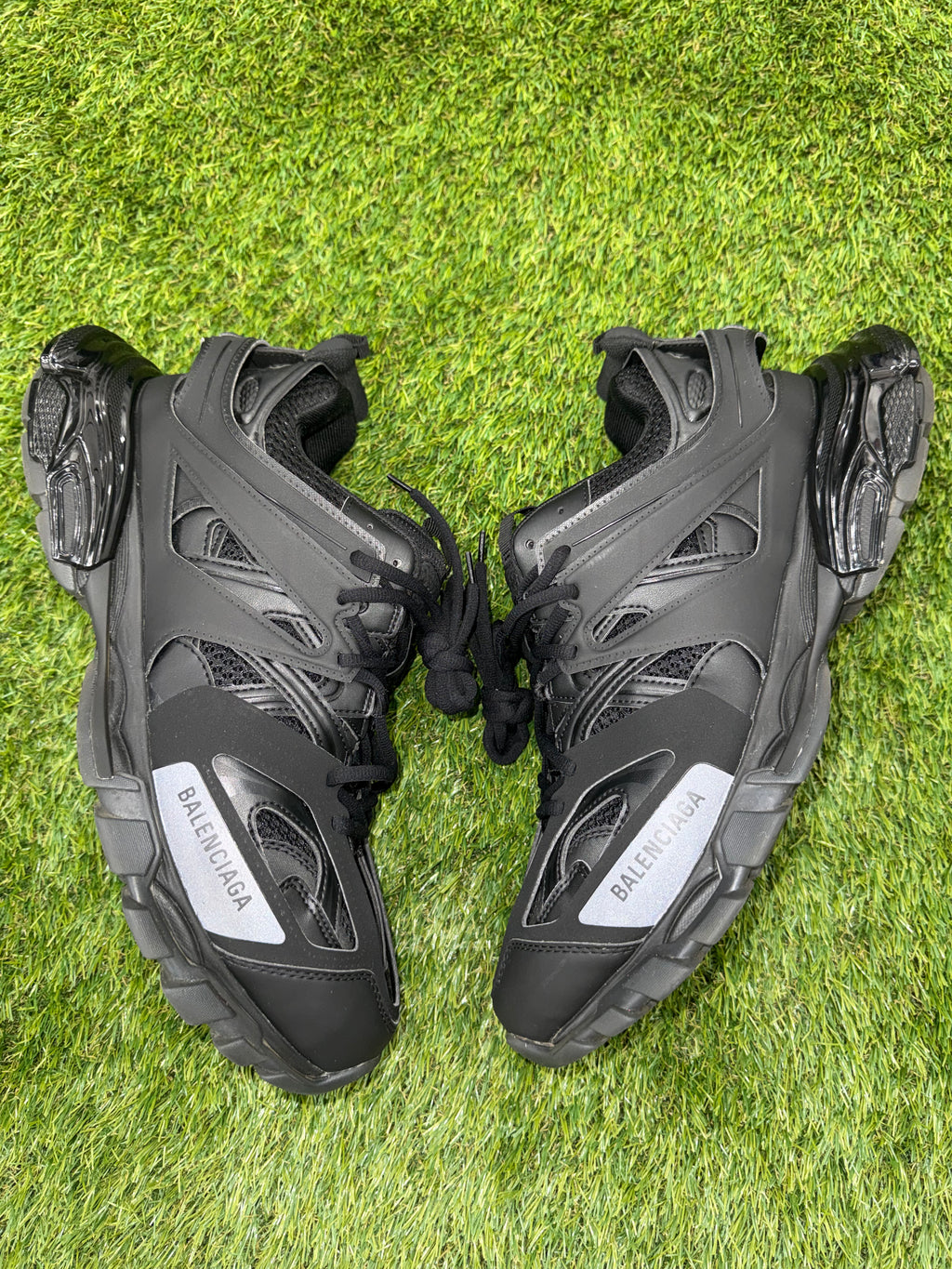 Balenciaga runners STEALS